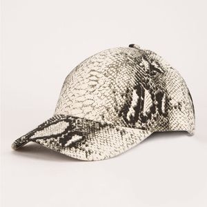 Women’s Snakeskin Cap (One Size)